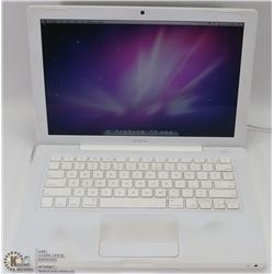 WHITE APPLE MACBOOK W/ SNOW LEOPARD OSX