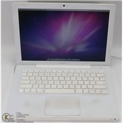 WHITE APPLE MACBOOK W/ SNOW LEOPARD OSX
