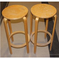 PAIR OF WOOD BAR STOOLS