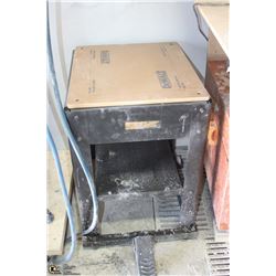 DEWALT METAL STAND 23" X 21" X 30"