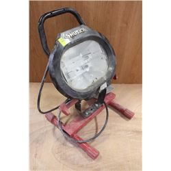 HUSKY PORTABLE DUAL-HALOGEN WORKLIGHT