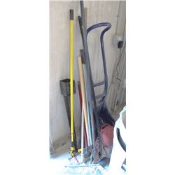 LOT OF ASSORTED HAND TOOLS