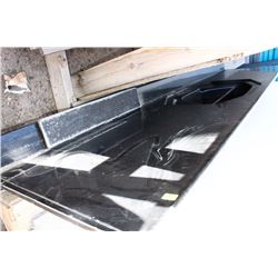 ONE-PIECE MOLDED VANITY TOP & SINK