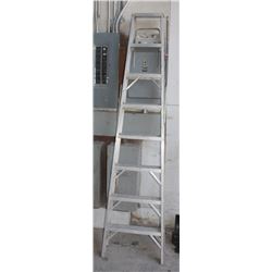 8FT ALUMINUM STEP-LADDER