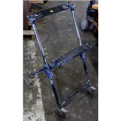 ADJUSTABLE FOLDING PORTABLE STAND