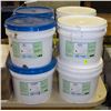 Image 1 : 8 PAILS OF CERAMIC TILE ADHESIVE