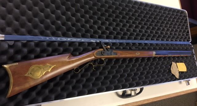 Thompson Center black powder rifle, .45 cal. w/case, s#47130