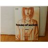 Image 1 : HOUSE OF SECRETS: FACADE #1 MARCH 2001 CONDITION GOOD - WITH BAG