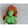 Image 3 : HUSH ACTION FIGURE WITH BATMAN STAND - POISON IVY