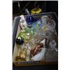 Image 1 : Flat of Miscellaneous Glassware - Cruets, Ornaments