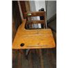 Image 1 : Child's One Piece School Desk