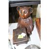 Image 1 : Wooden Bear with a Wooden Table