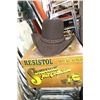 Image 2 : Resistol Cowboy Hat in a Box - Size 6 7/8