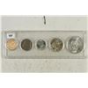 Image 2 : COIN SET IN PLASTIC CASE INCLUDES 1901 INDIAN HEAD