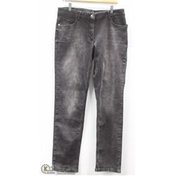 (WOMENS) PAIR OF BETTY BARDAY GREY SKINNY JEANS SIZE 42