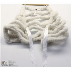 (WOMENS) STRIESSNIG WIEN WHITE WEB STYLE RABBIT FUR SHAWL