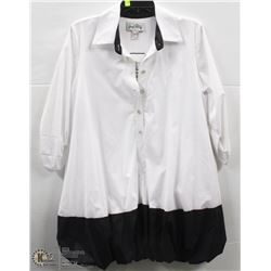 (WOMENS) JOSEPH RIBKOFF WHITE AND BLACK WINDBREAKER STYLE