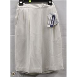 (WOMENS) INGENUITY WHITE PLEATED DRESS SHORTS SIZE 8