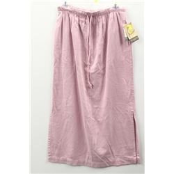 (WOMENS) PINK 3/4 LENGTH SKIRT SIZE MEDIUM