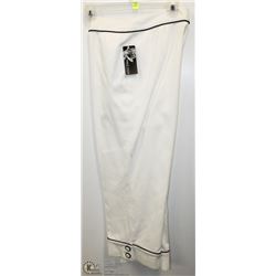(WOMENS) ABBIE MAGS TEXTURED WHITE CAPRI DRESS PANTS SIZE 8