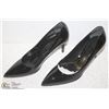 Image 1 : (WOMENS) PAIR OF CLASSIC BLACK CLOSED TOE HEEL SIZE 36