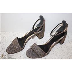 (WOMENS) PAIR OF OPEN TOE SPARKLE LEOPARD PRINT HEEL SZ
