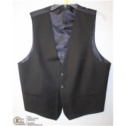 (MENS) BLACK & NAVY VEST SIZE 42R