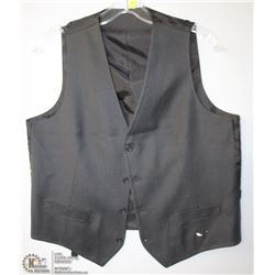 (MENS) GREY & BLACK VEST SIZE LARGE