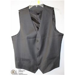 (MENS) GREY & BLACK VEST SIZE MEDIUM