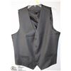 Image 1 : (MENS) GREY & BLACK VEST SIZE MEDIUM