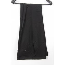 (MENS) BLACK DRESS PANTS SIZE UNKNOWN