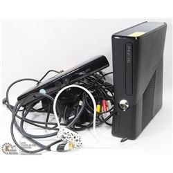 XBOX 360 WITH CABLES AND CONNECT UNIT