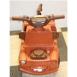 #32-CHILDRENS 6VOLT TOY TOW TRUCK