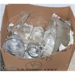 ESTATE BOX OF GLASSWARE