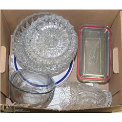 ESTATE BOX OF ASH TRAYS AND GLASSWARE