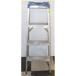 4' EAGLE METAL LADDER