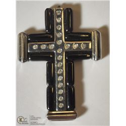 STAINLESS STEEL 20 DIAMONDS CROSS PENDANT