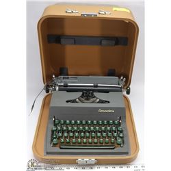 VINTAGE TYPEWRITER IN CASE