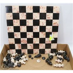 BOX WITH CHESS BOARD