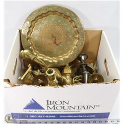 BOX OF ASSORTED BRASS ITEMS