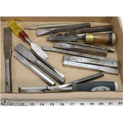 ESTATE FLAT OF CHISELS - APPROXIMATELY 15 OR MORE