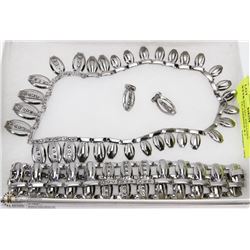 4PC FASHION SET, INCLUDES NECKLACE, EARRINGS & 2