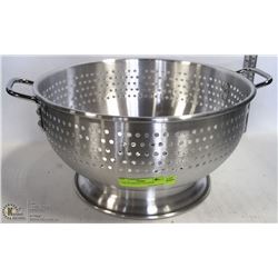 11QT ALUMINUM COLANDER