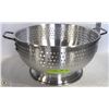 Image 1 : 11QT ALUMINUM COLANDER
