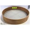 Image 1 : 14" WOODEN SIEVE