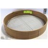 Image 1 : 14" WOODEN SIEVE