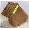 Image 1 : WOODEN KNIFE BLOCK - NEW