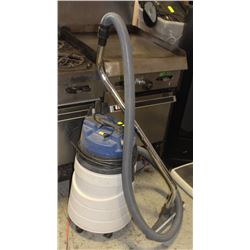 WINDSOR COMMERCIAL VACUUM CLEANER