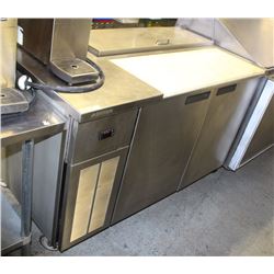 ASTRO 4FT STAINLESS STEEL SANDWICH PREP TABLE ON