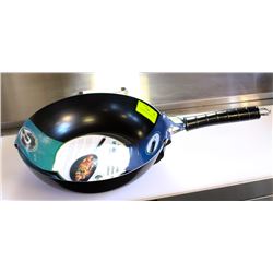 ON CHOICE: 11" CARBON STEEL NON-STICK WOK